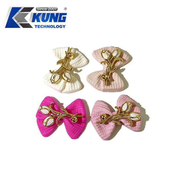 Heart Print Plastic Shoe Bow Ornament with Customized Colors and Durable Print for Fashion Footwear